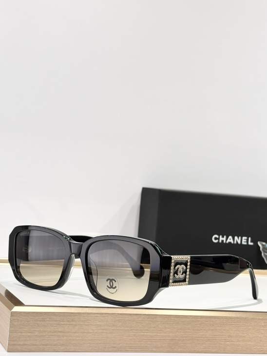 Picture of Chanel Sunglasses _SKUfw77837699fw